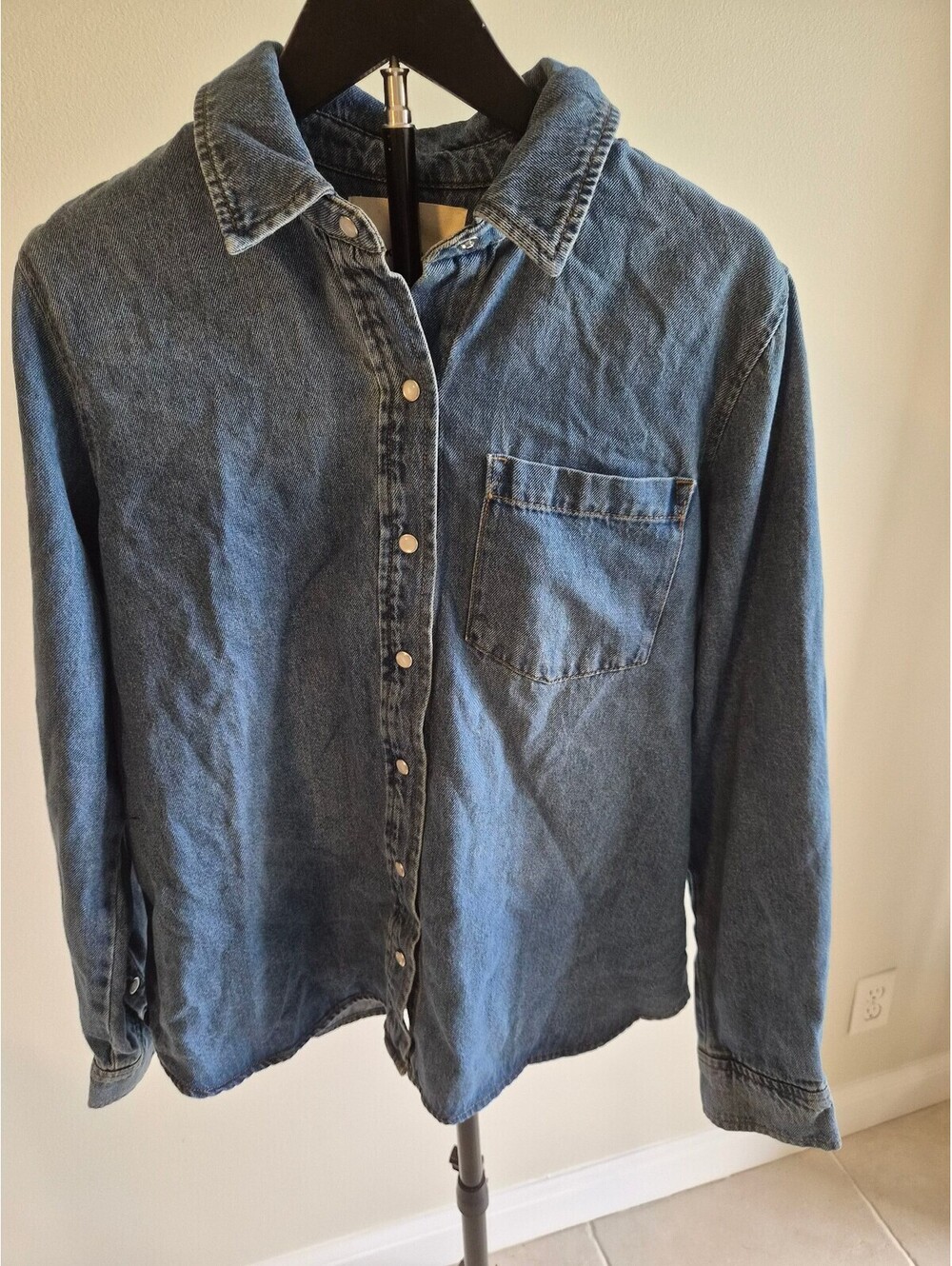 Lucky Brand Women's Denim Button-Up Shirt Small 0053